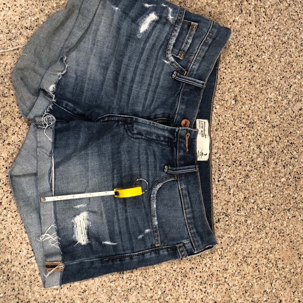 Abercrombie& Fitch jean shorts  W 26 size 2